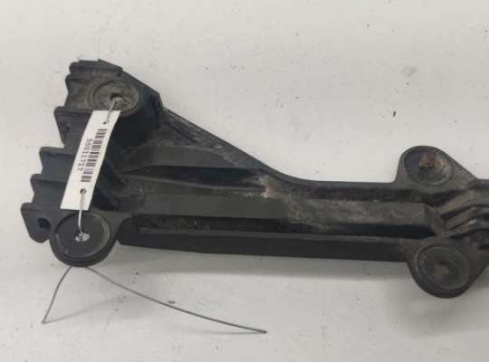 купить Кронштейн бампера переднего на Audi A6 C4 (1994-1997)