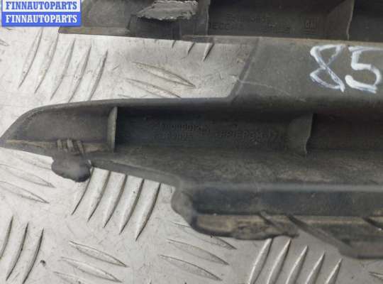 купить Рамка фары противотуманной правой на Opel Vectra C (2002-2008)