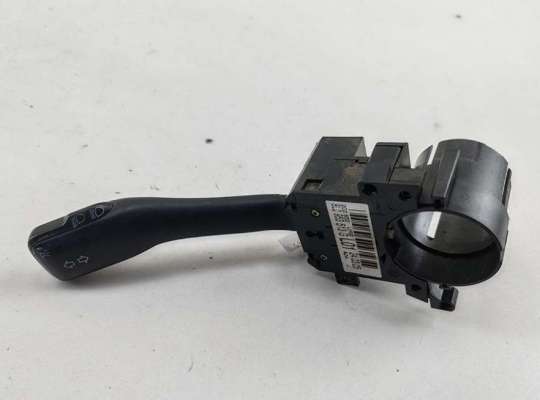 Переключатель поворотов AU1539543 на Audi A6 C5 (1997-2005)