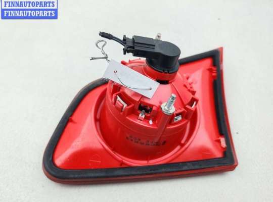 купить Фонарь крышки багажника левый на Volkswagen Passat B6