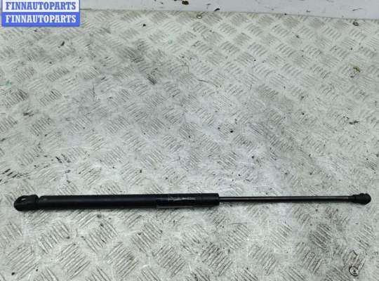 Амортизатор капота VG2626600 на Volkswagen Golf-4