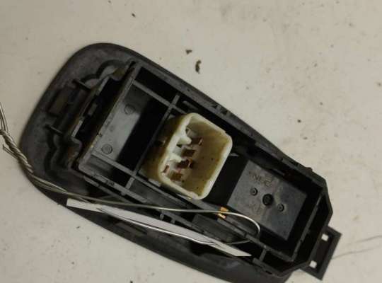 купить Кнопка стеклоподъемника заднего правого на Lexus IS