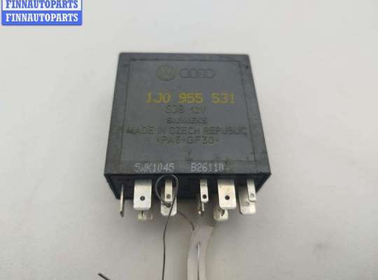 Реле стеклоочистителя (дворников) VG2724022 на Volkswagen Passat B5+ (GP)