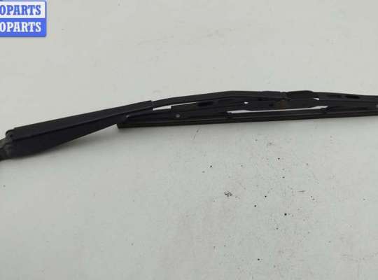 Щеткодержатель (поводок стеклоочистителя) задний VG2711919 на Volkswagen Golf-3