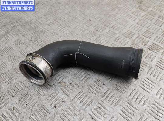 Патрубок интеркулера VG2461640 на Volkswagen Passat B6