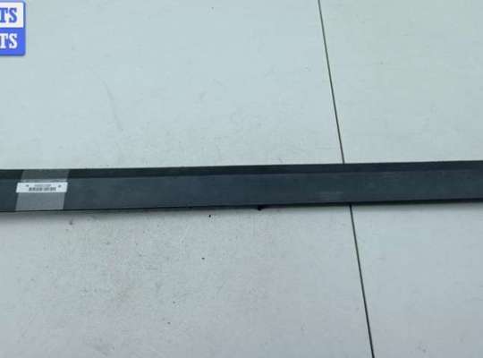 Молдинг двери задней левой VG2576949 на Volkswagen Passat B6