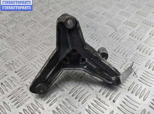 купить Кронштейн КПП опорный на Volvo S40 / V40 (1995-2004)