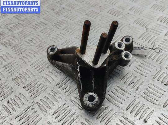 купить Кронштейн КПП опорный на Volvo S40 / V40 (1995-2004)