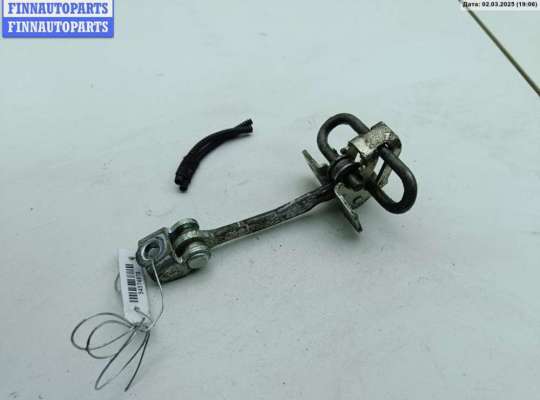 Ограничитель двери на Opel Zafira A