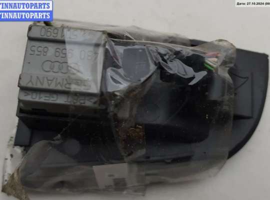 купить Кнопка стеклоподъемника переднего правого на Audi A6 C5 (1997-2005)