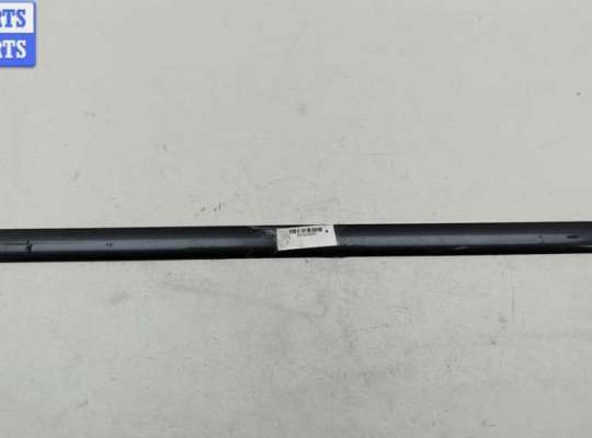 Молдинг двери задней правой FO2145262 на Ford Mondeo III (2000-2007)