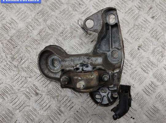 Кронштейн крепления AU1752827 на Audi A4 B6 (2001-2004)