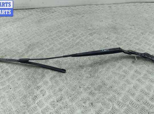 купить Щеткодержатель (поводок стеклоочистителя) передний на Renault Scenic II (2003-2009)