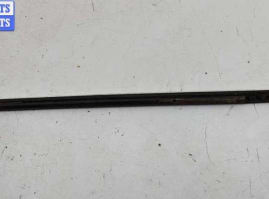 купить Молдинг стекла двери передней левой наружный на Volkswagen Passat B5+ (GP)