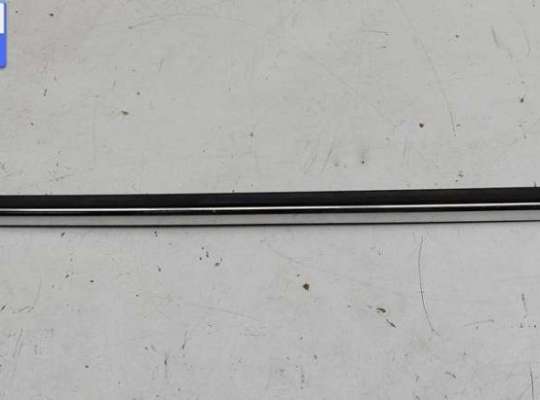 купить Молдинг стекла двери передней левой наружный на Volkswagen Passat B5+ (GP)