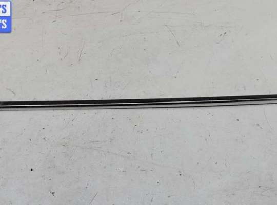 купить Молдинг стекла двери передней левой наружный на Volkswagen Passat B5+ (GP)