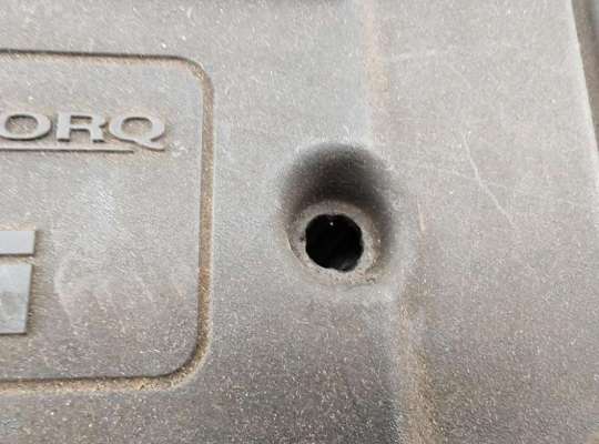 купить Накладка декоративная на двигатель на Ford Focus II (2004-2011)