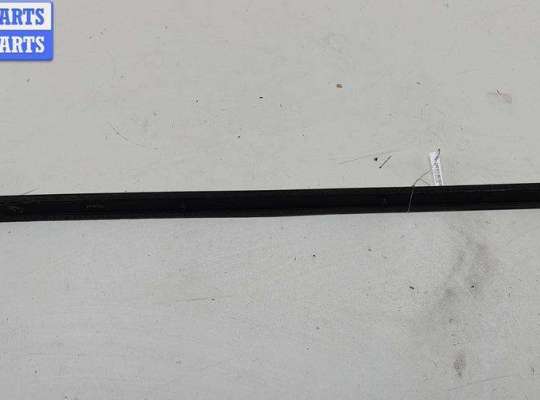 купить Молдинг двери задней правой на Volkswagen Passat B5