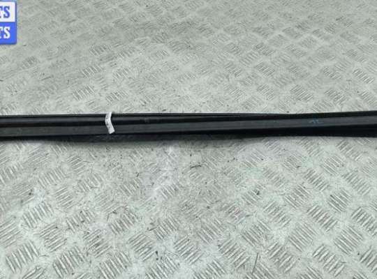 купить Молдинг двери передней левой на Volkswagen Sharan (2000-2010)