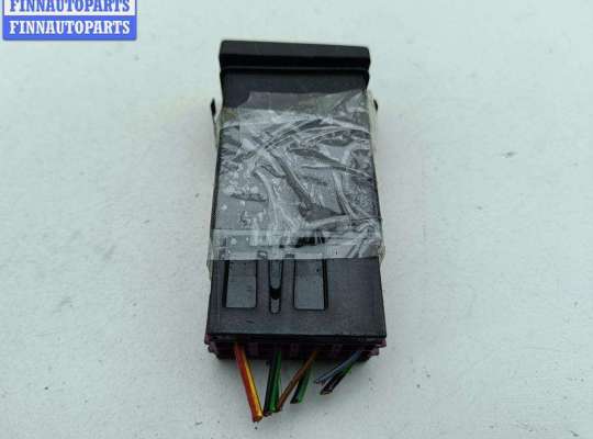 купить Кнопка аварийной сигнализации (аварийки) на Volkswagen Passat B5