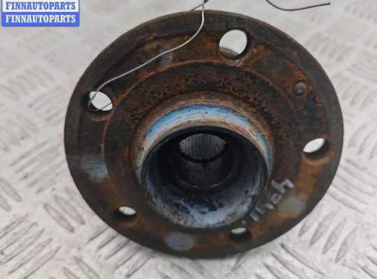 купить Ступица передняя левая на Volkswagen Passat B6