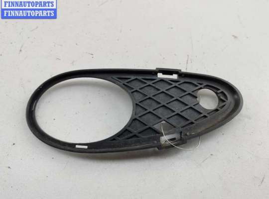 купить Рамка фары противотуманной левой на Mercedes C-Class W203 (2000-2006)