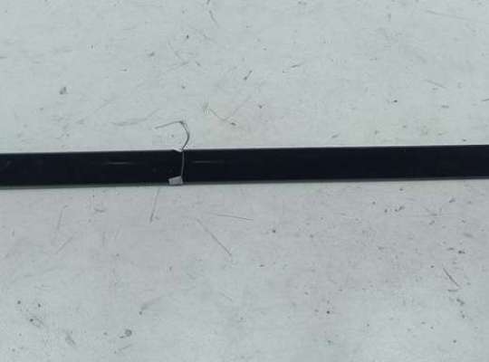 купить Молдинг двери задней правой на Audi A6 C5 (1997-2005)