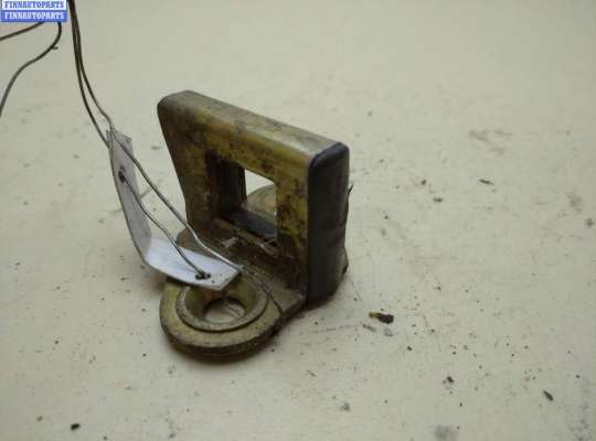 Купить Ответная часть (скоба) замка двери на Volkswagen Transporter T4 Ответная часть (скоба) замка двери VG2676231 на Volkswagen Transporter T4