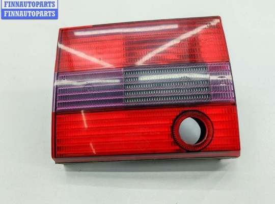 Фонарь крышки багажника правый VG2718044 на Volkswagen Passat B4