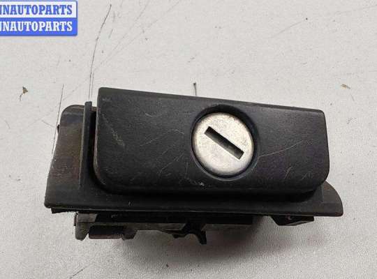 купить Кнопка открывания багажника на Volkswagen Golf-3