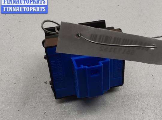 купить Кнопка открывания лючка топливного бака на Volkswagen Passat B6