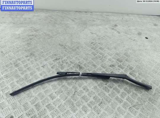 купить Щеткодержатель (поводок стеклоочистителя) передний на Volkswagen Passat B6
