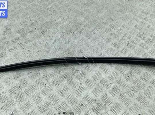 купить Молдинг лобового стекла на Volkswagen Passat B5