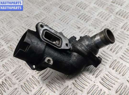 Корпус термостата на Opel Zafira A