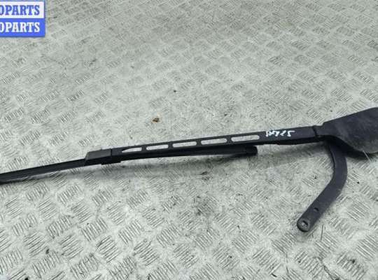 купить Щеткодержатель (поводок стеклоочистителя) передний на Mercedes C-Class W203 (2000-2006)