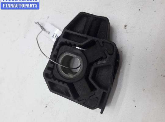 купить Кронштейн радиатора на Volkswagen Golf-4