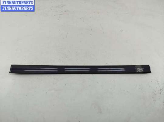 купить Молдинг двери передней правой на Volkswagen Passat B4