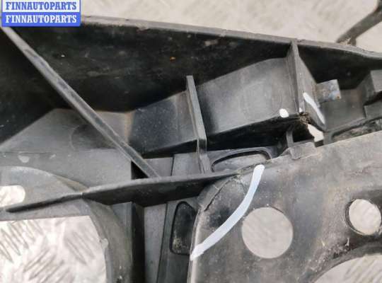 купить Рамка передняя (панель кузовная, телевизор) на Audi A4 B6 (2001-2004)