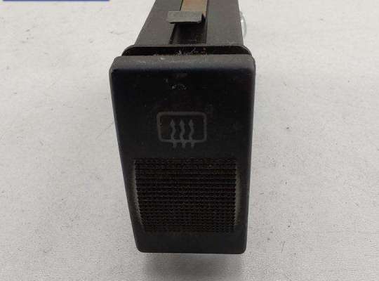 Кнопка обогрева заднего стекла AU1716301 на Audi A4 B5 (1994-2001)