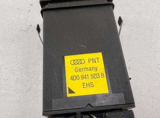 купить Кнопка обогрева заднего стекла на Audi A4 B5 (1994-2001)