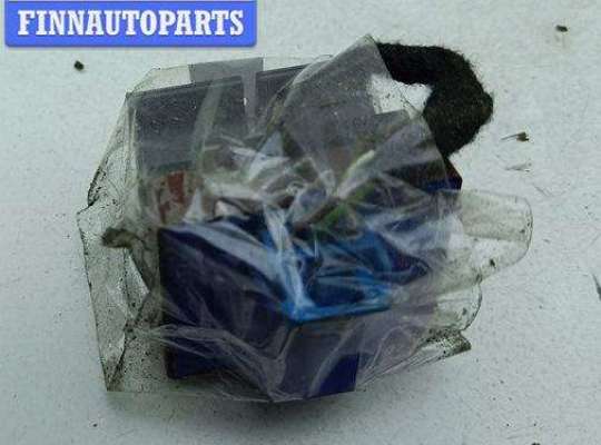 купить Кнопка открывания лючка топливного бака на Volkswagen Passat B6