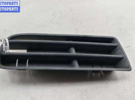 купить Решётка (заглушка) в бампер на Volkswagen Golf-4