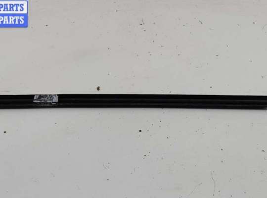 Уплотнитель стекла на Ford Mondeo III