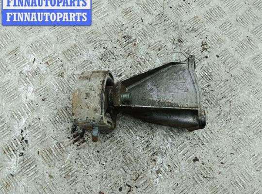 купить Кронштейн КПП опорный на Volkswagen Passat B5