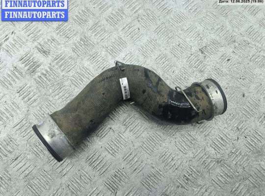 Патрубок интеркулера VG2367072 на Volkswagen Passat B6