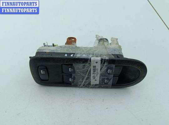 купить Блок кнопок управления стеклоподъемниками на Renault Scenic II (2003-2009)