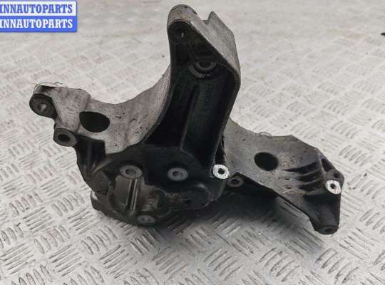 купить Кронштейн генератора на Volvo S40 / V40 (1995-2004)