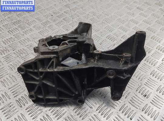 купить Кронштейн генератора на Volvo S40 / V40 (1995-2004)