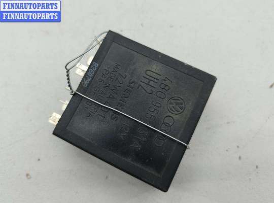 Реле стеклоочистителя (дворников) SK530316 на Skoda Octavia mk1 (A4 1U) 1996-2010