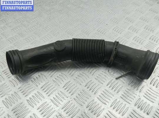 купить Патрубок воздушного фильтра на Volkswagen Passat B5